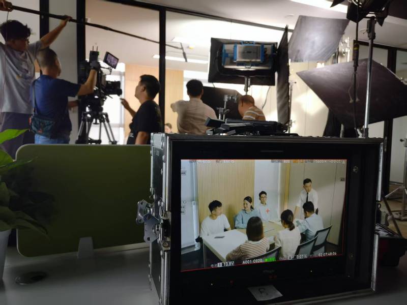 北塔区TVC拍摄公司：科技产品视觉化大师，诠释未来感与功能美学