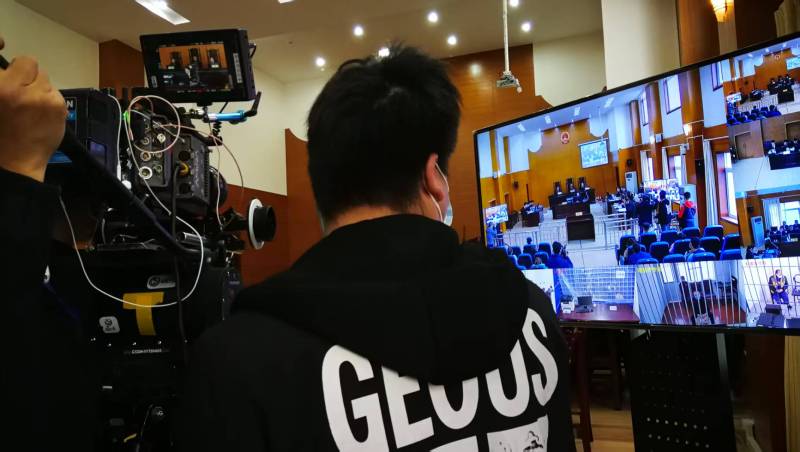 AI生成VS人工创意——北塔区广告片拍摄公司的技术浪漫主义实践